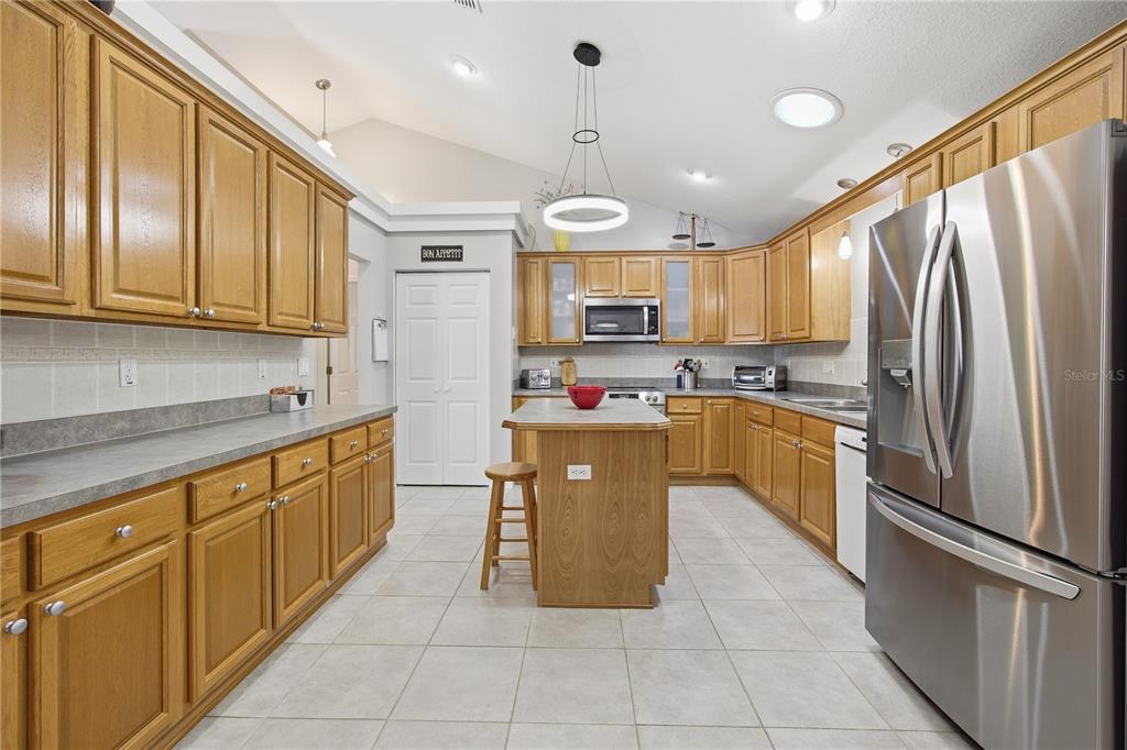 10171 Southwest 45th Avenue Ocala, FL 34476 - Photo 9 of 38