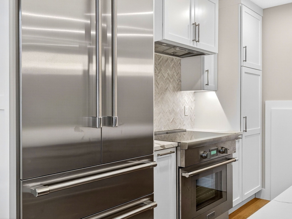 551 East 7th Street, Unit 1 Boston, MA 02127 - Photo 4 of 28