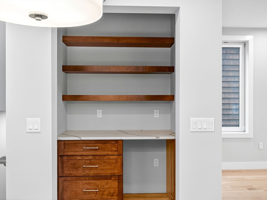 551 East 7th Street, Unit 1 Boston, MA 02127 - Photo 5 of 28