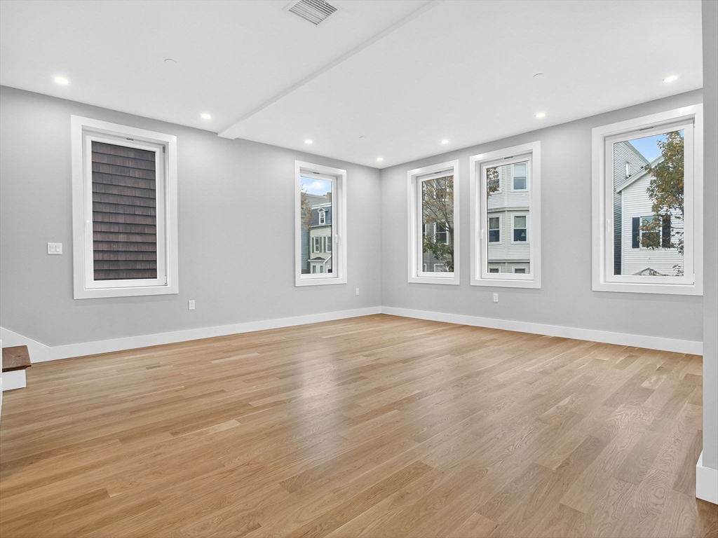 551 East 7th Street, Unit 1 Boston, MA 02127 - Photo 6 of 28