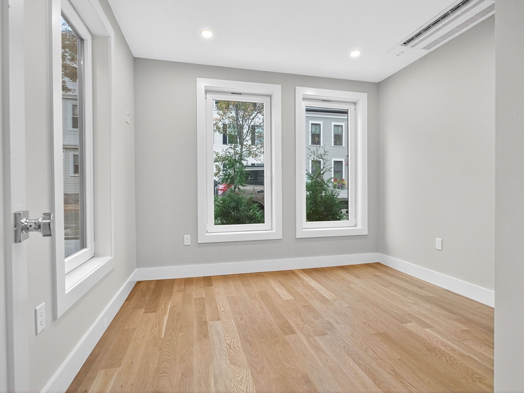 551 East 7th Street, Unit 1 Boston, MA 02127 - Photo 9 of 28