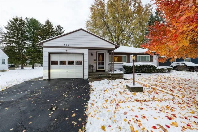 $185,000 | 982 Gravel Road, Webster, NY 14580