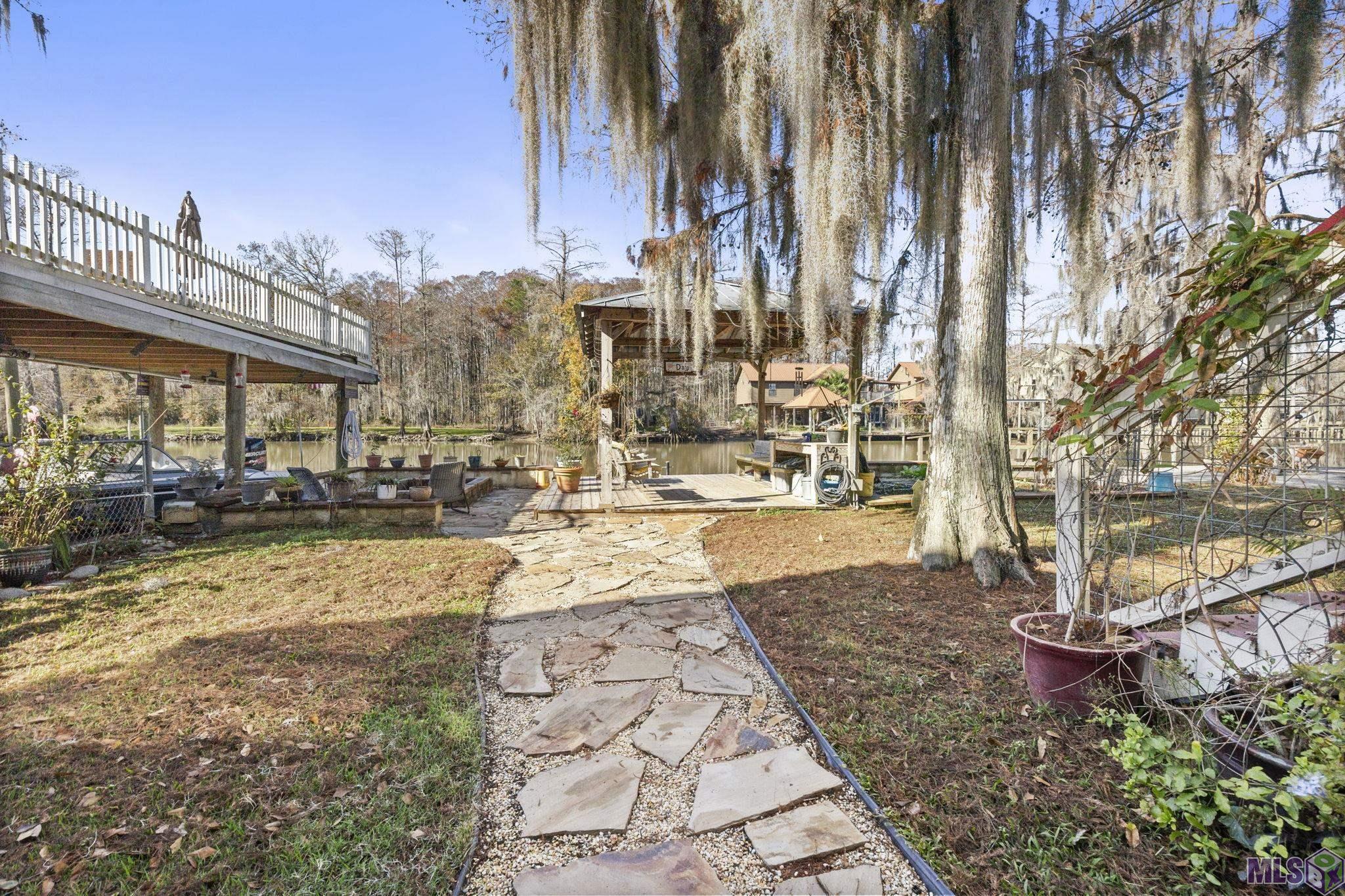 14689 Paradise Road Maurepas, LA 70449 - Photo 2 of 31