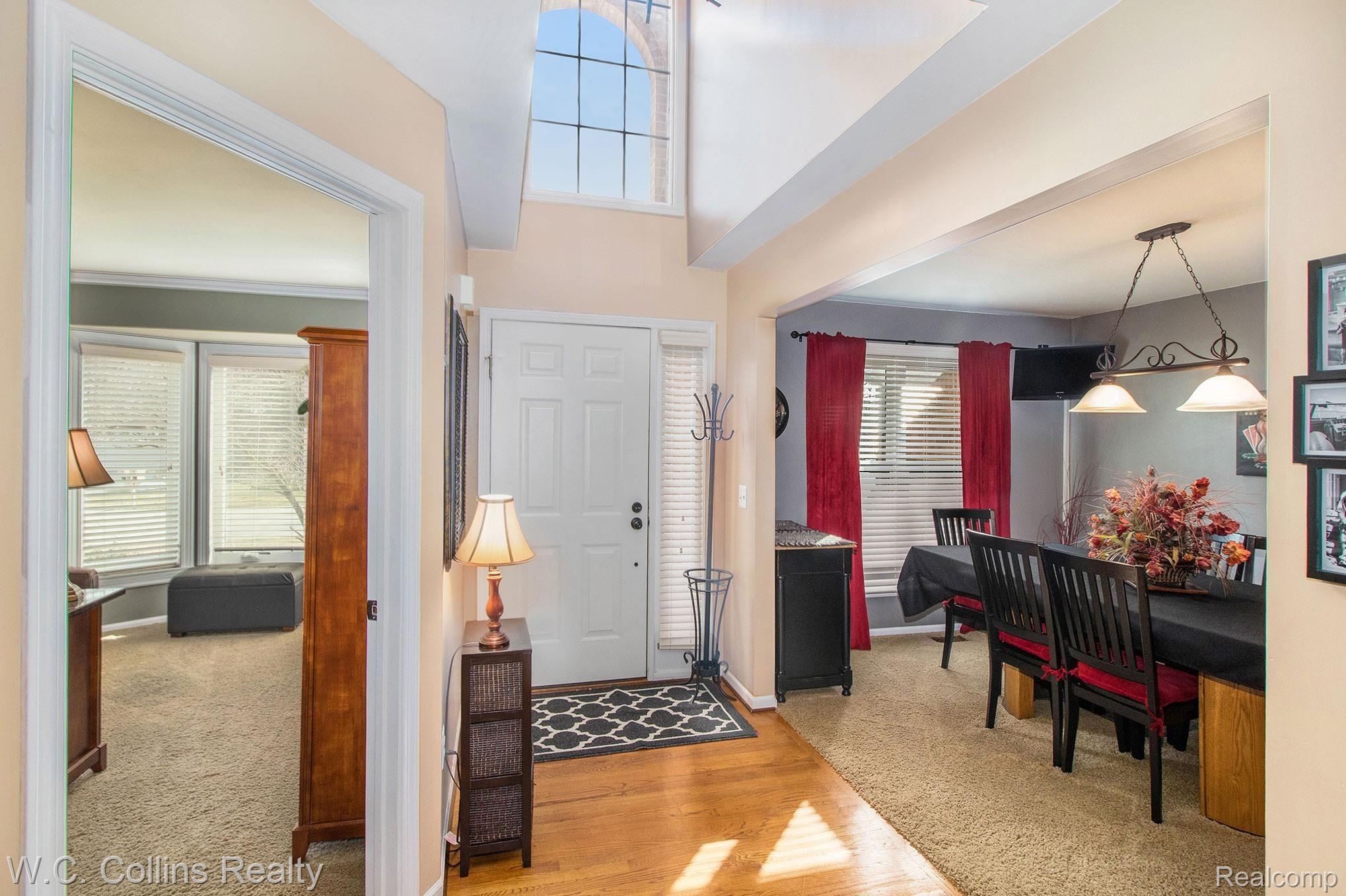 367 Jonathan Drive Rochester, MI 48307 - Photo 4 of 34 0N2A3923.jpg