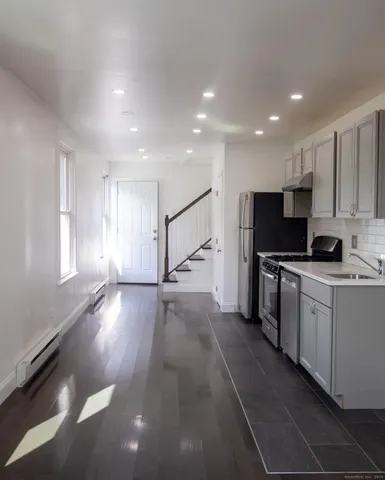 $1,895 | 78 West Street, Unit 2A, New London, CT 06320