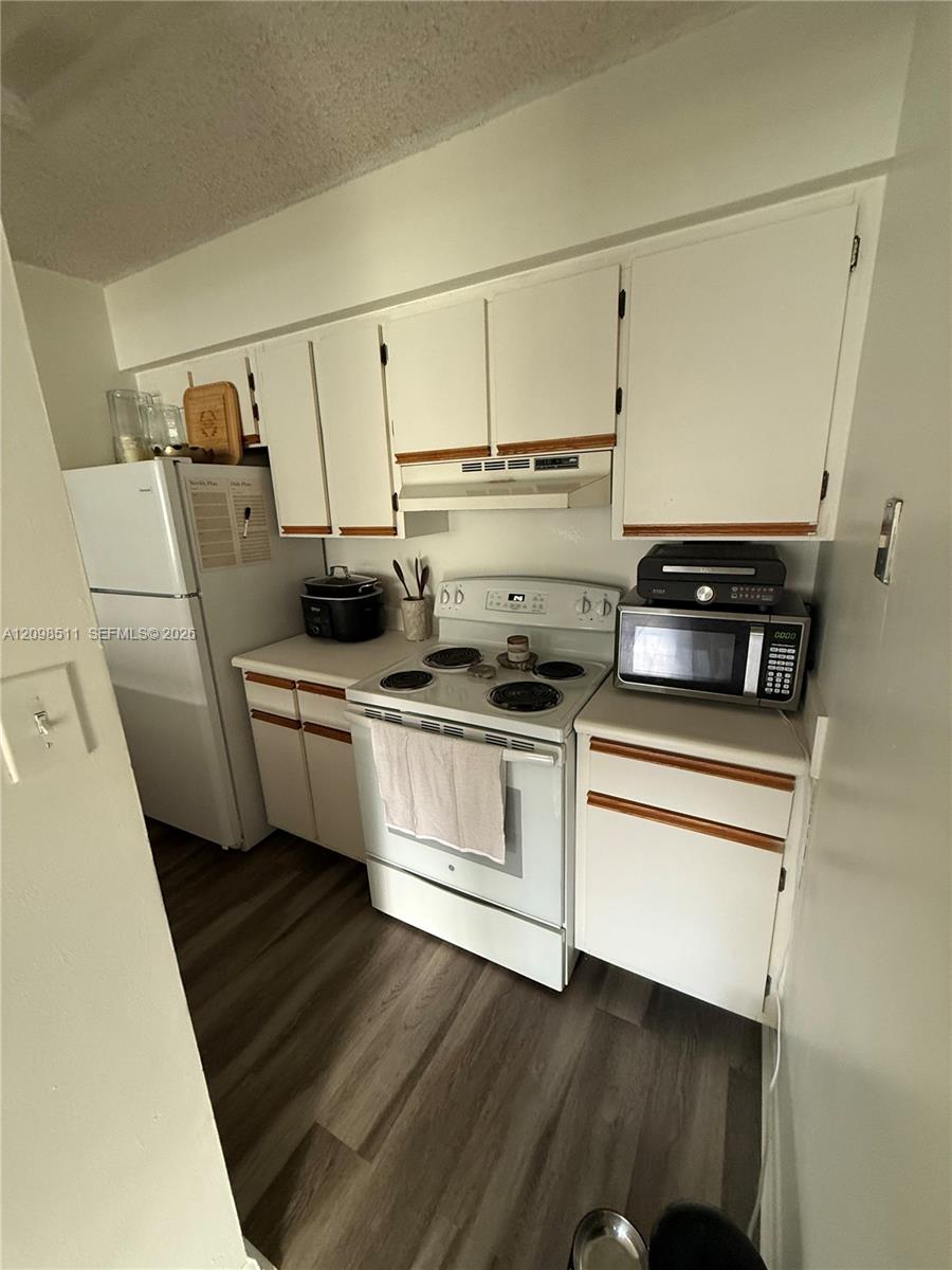 510 South Park Road, Unit 1410 Hollywood, FL 33021 - Photo 8 of 10 Gallery Image 8