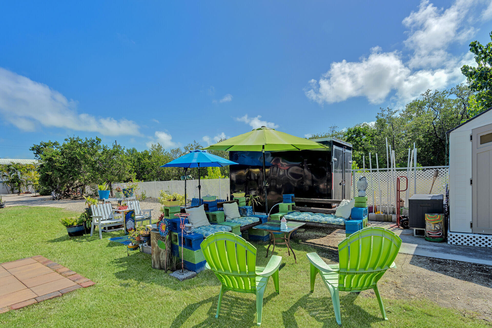 357 23rd Street Marathon, FL 33050 - Photo 37 of 48 a area with lots of table and chairs