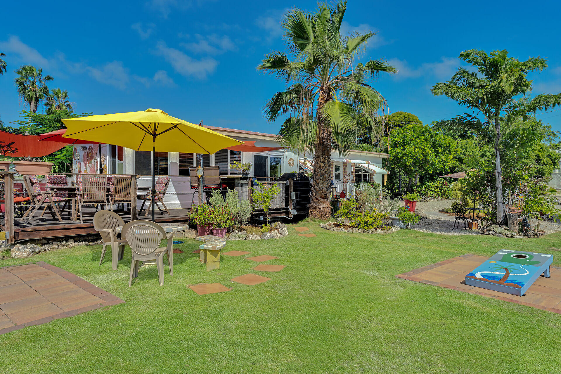 357 23rd Street Marathon, FL 33050 - Photo 5 of 48 a view of a chairs and table in a yard