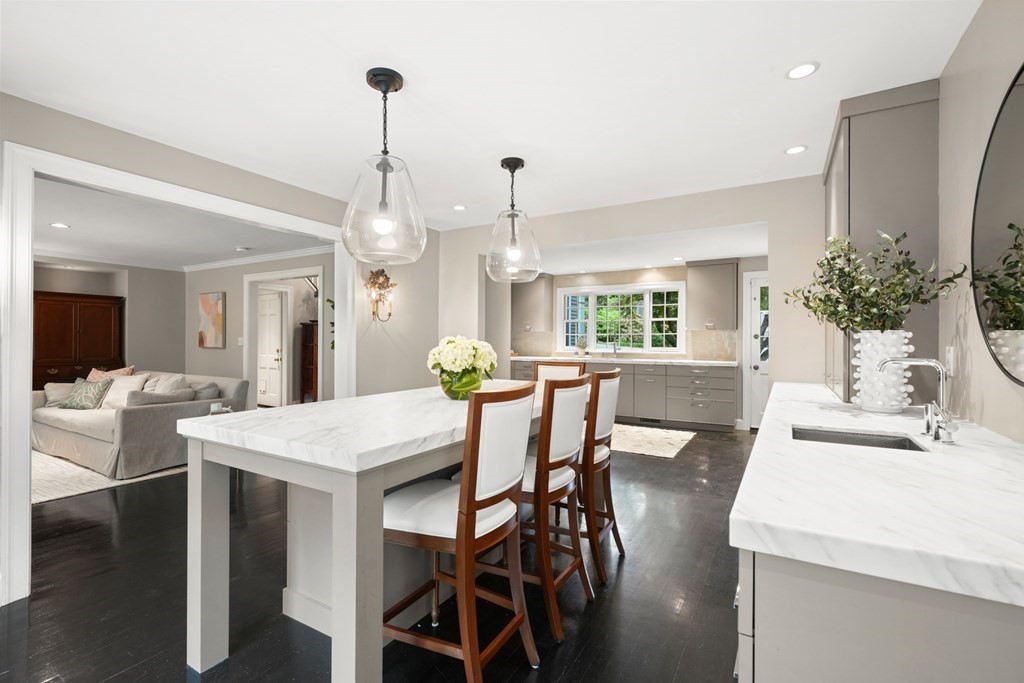 44 Hubbard Road Weston, MA 02493 - Photo 17 of 42