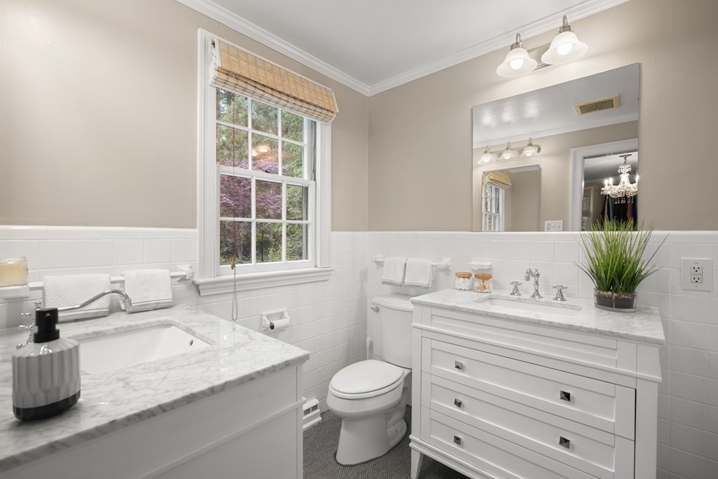 44 Hubbard Road Weston, MA 02493 - Photo 25 of 42