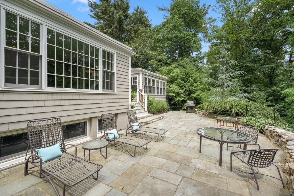 44 Hubbard Road Weston, MA 02493 - Photo 38 of 42