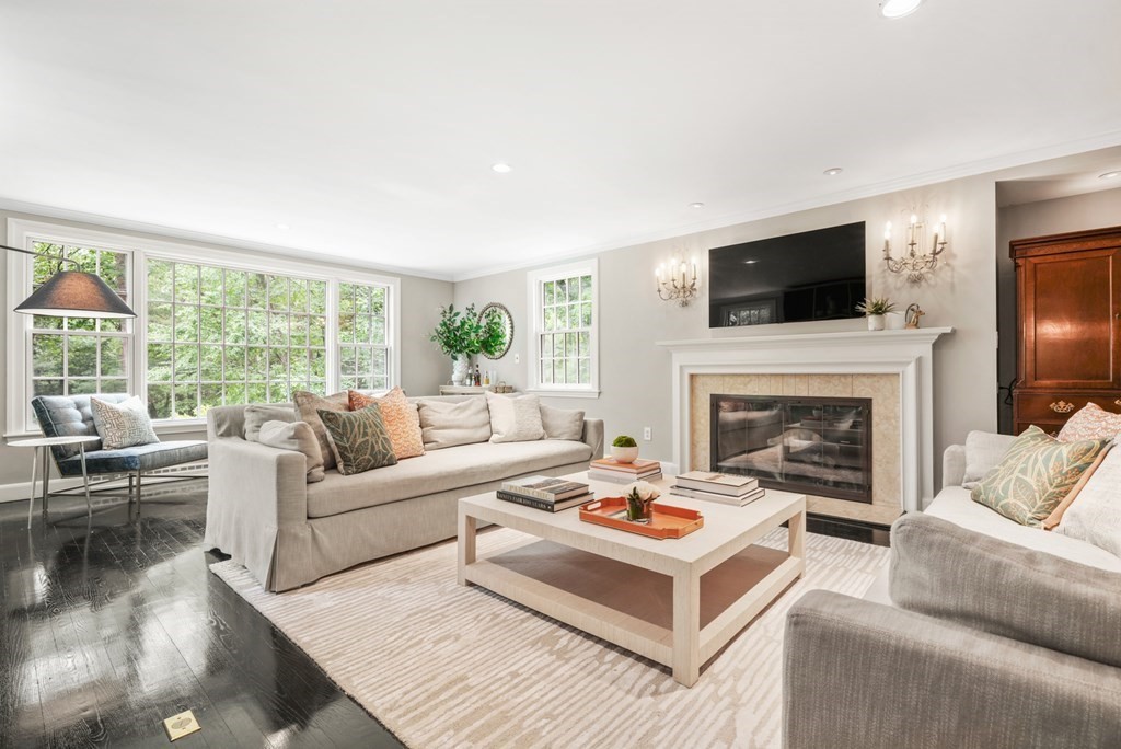 44 Hubbard Road Weston, MA 02493 - Photo 8 of 42