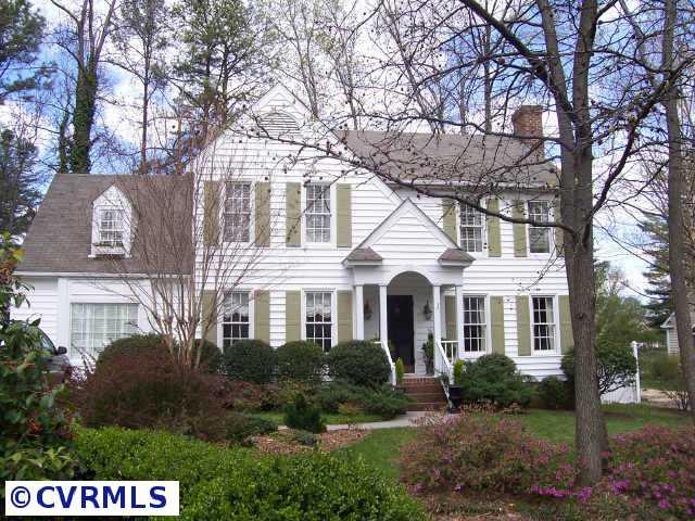 2124 Dresden Road Richmond, VA 23229 - Photo 1 of 10 Exterior Front - Nestled on a quiet & private street with lush plantings