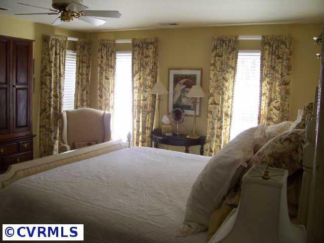 2124 Dresden Road Richmond, VA 23229 - Photo 6 of 10 Other - Spacious Master bedroom with luxurious bath