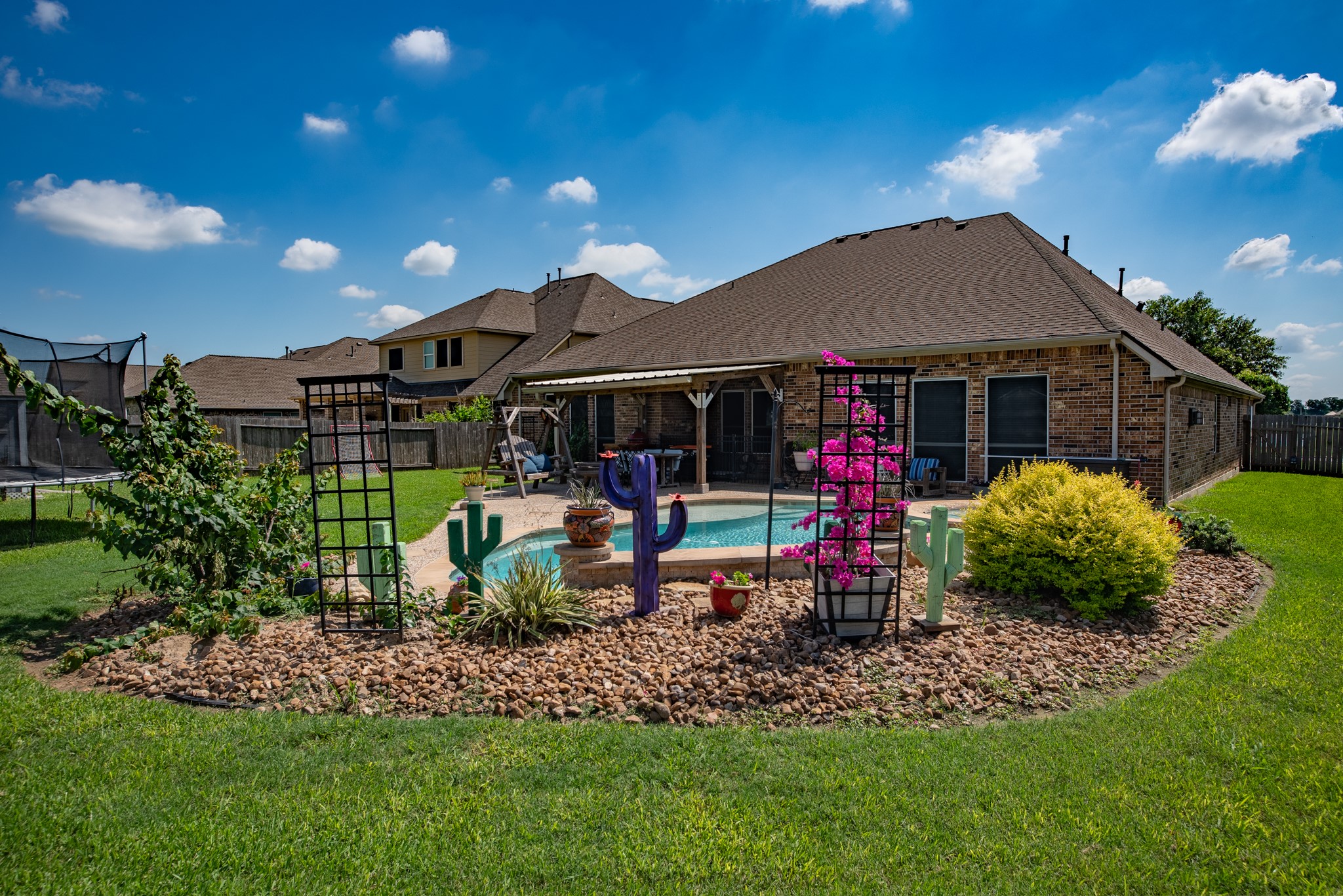 1283 Laurel Lane Angleton, TX 77515 - Photo 34 of 40 Meticulously Landscaped