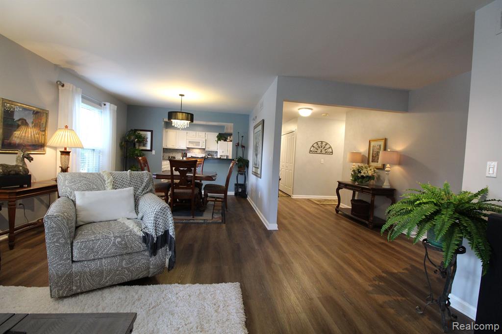 31775 Ridgeside Drive, Unit 2 Farmington Hills, MI 48334 - Photo 9 of 90