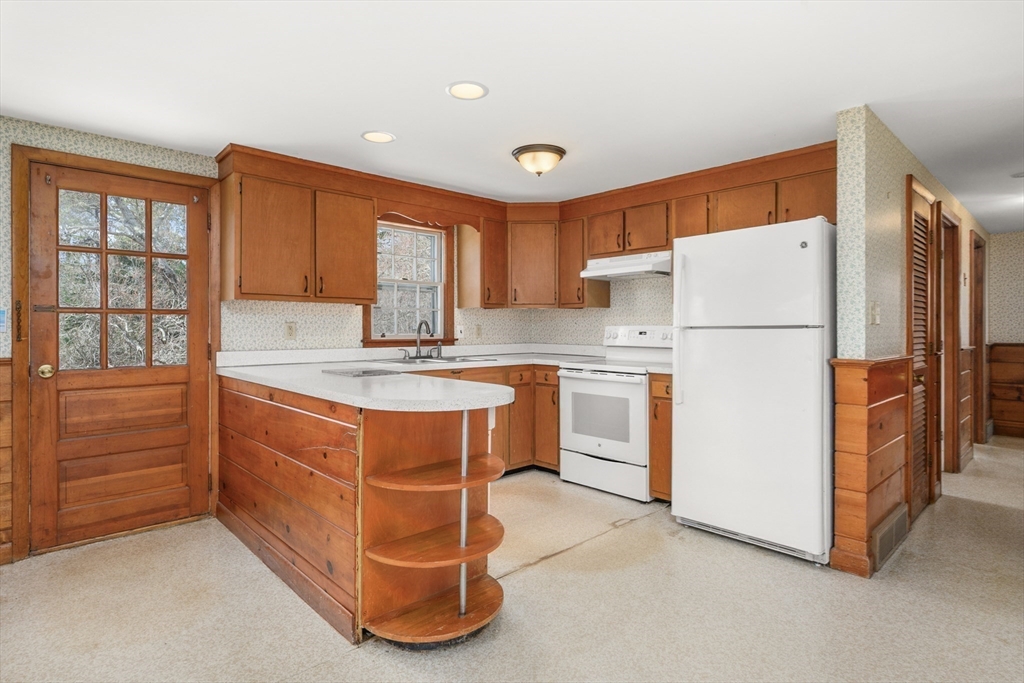 21 Uncatena Road Mashpee, MA 02649 - Photo 11 of 35 Gallery Image 11