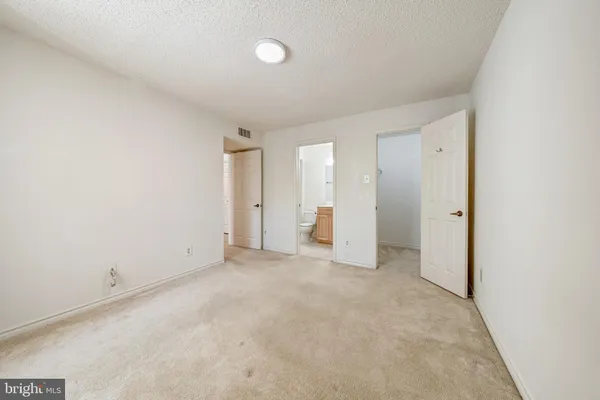 $2,600 | 1539 Lincoln Way, Unit 302B, McLean, VA 22102