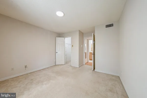 $2,600 | 1539 Lincoln Way, Unit 302B, McLean, VA 22102