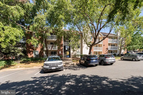 $2,600 | 1539 Lincoln Way, Unit 302B, McLean, VA 22102