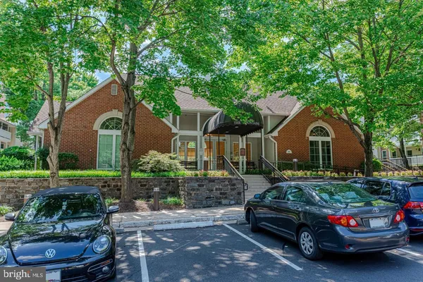 $2,600 | 1539 Lincoln Way, Unit 302B, McLean, VA 22102