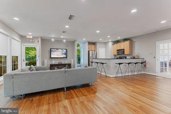 $2,600 | 1539 Lincoln Way, Unit 302B, McLean, VA 22102