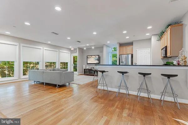 $2,600 | 1539 Lincoln Way, Unit 302B, McLean, VA 22102