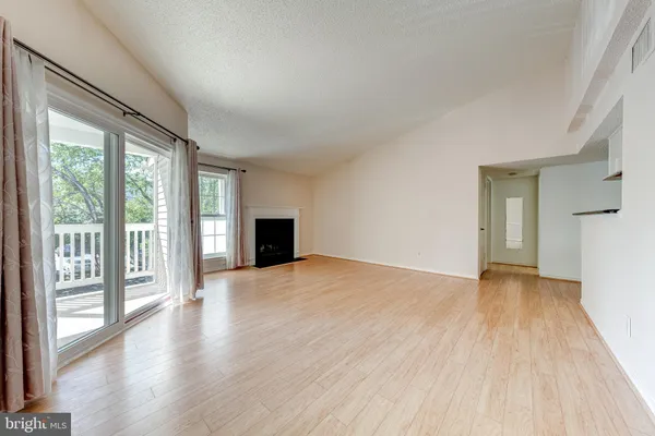 $2,600 | 1539 Lincoln Way, Unit 302B, McLean, VA 22102