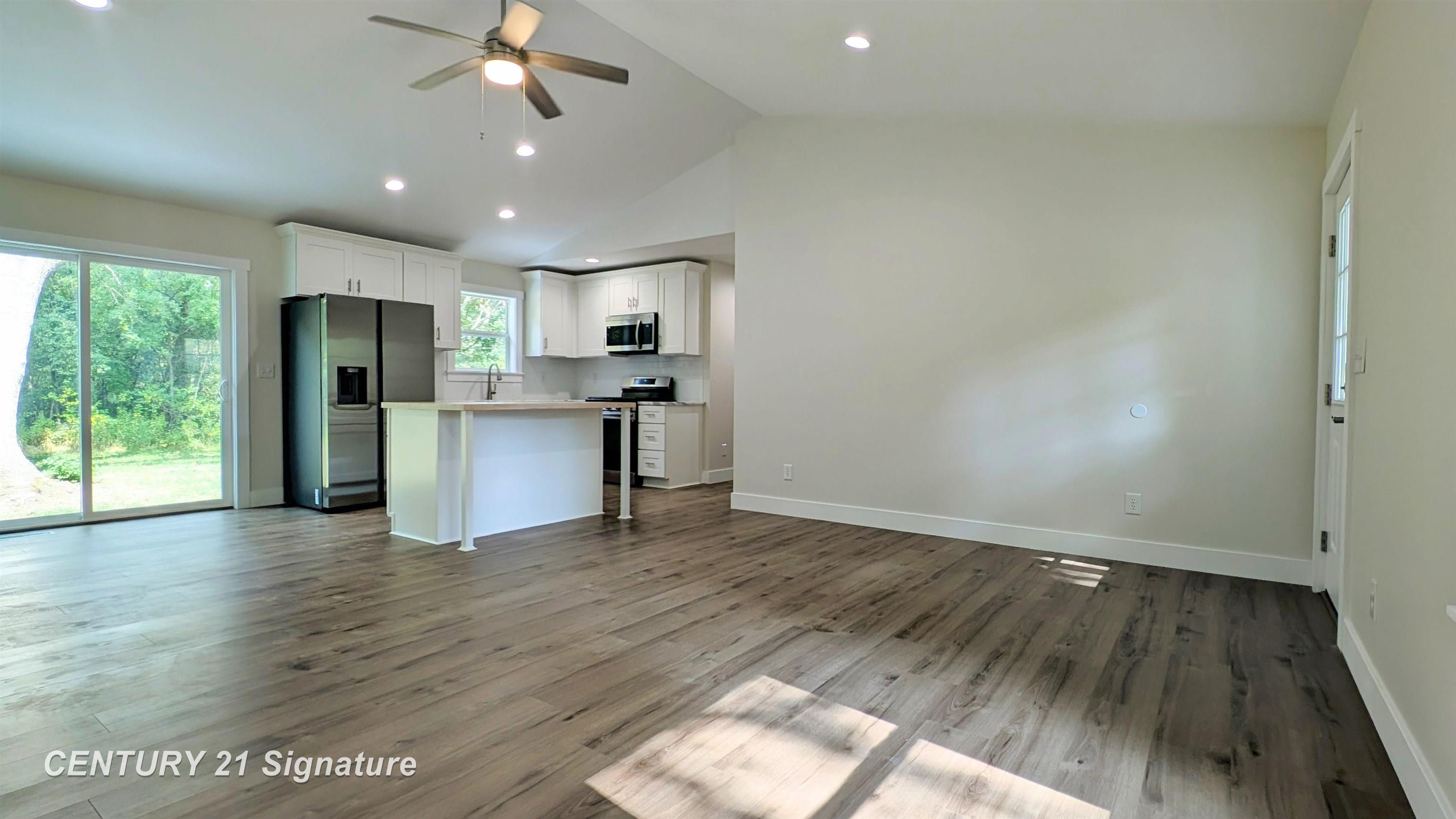 817 Sandow Road Midland, MI 48640 - Photo 5 of 23 50186680-33acd565-a3d2-470a-b260-f92e70446382.JPG