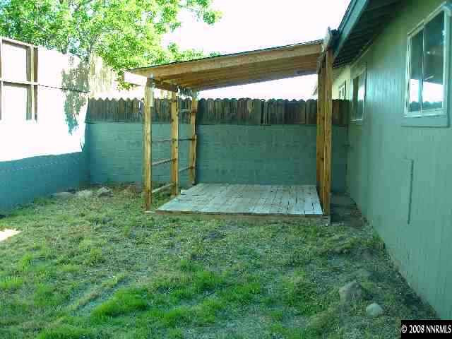 6555 Fern Street Reno, NV 89506 - Photo 4 of 9 a view of outdoor space and yard