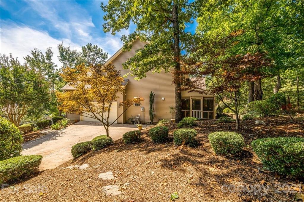 26059 Neptunes Landing Tega Cay, SC 29708 - Photo 8 of 46 Gallery Image 8