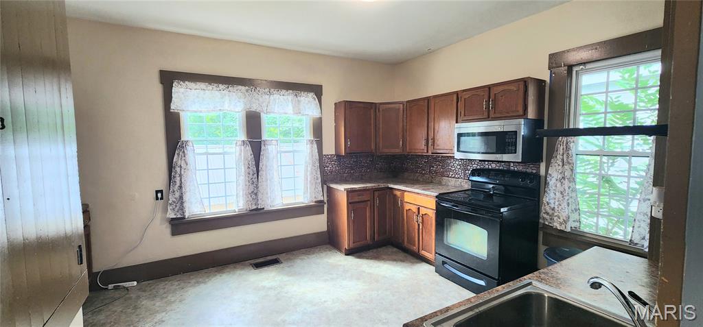 1510 State Street Chester, IL 62233 - Photo 3 of 30