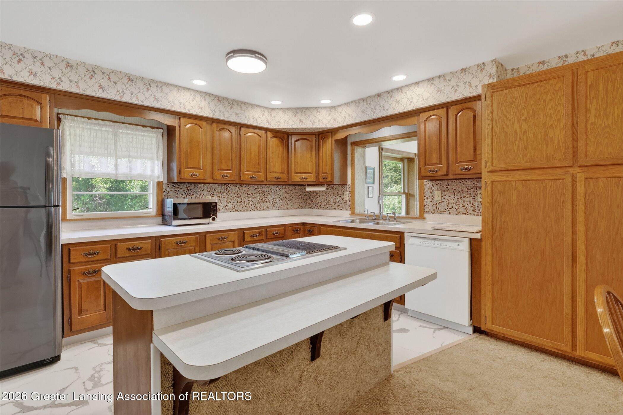 850 Lyons Road Portland, MI 48875 - Photo 11 of 47 11-850-Lyons-Rd-Portland-Windowstill
