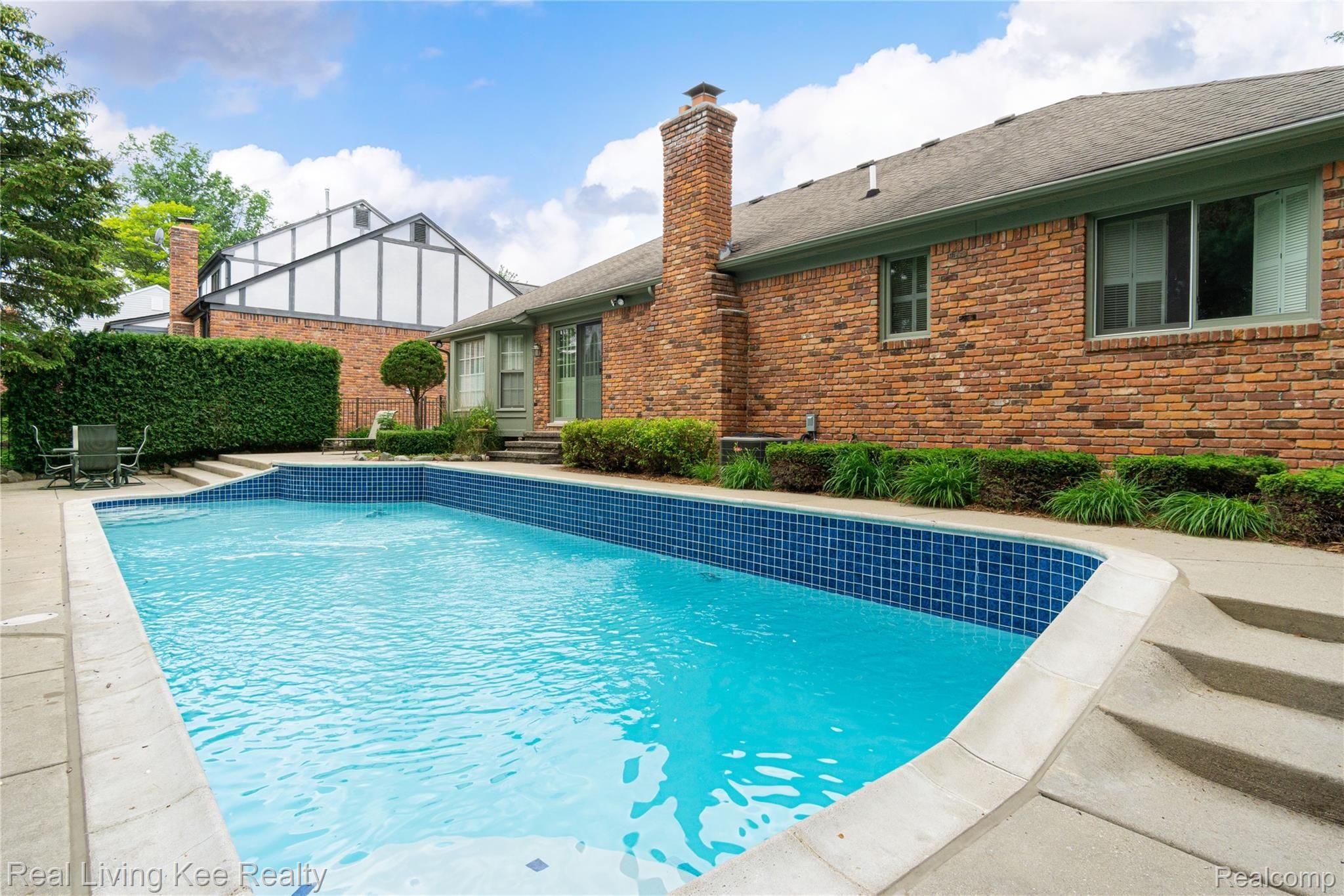 1329 Greenleaf Drive Rochester, MI 48309 - Photo 46 of 49 Exteriors (21 of 25).jpg