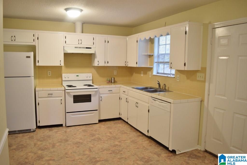 5912 Old Springville Road Northeast Pinson, AL 35126 - Photo 5 of 17