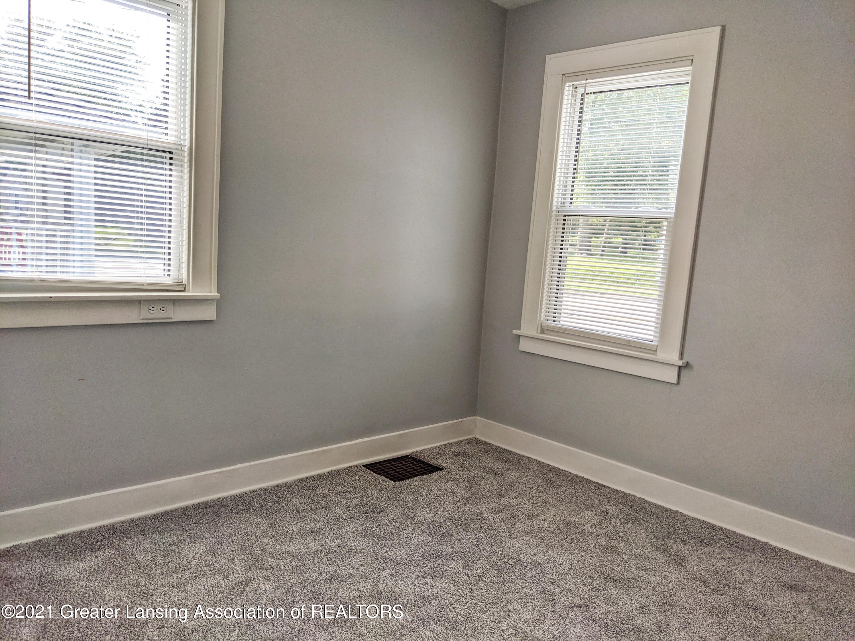 1132 Lake Lansing Road Lansing, MI 48906 - Photo 17 of 29 PXL_20210824_205647878.MP-01