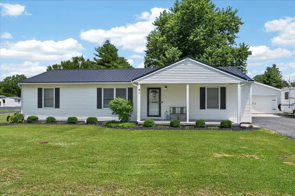 $305,000 | 41 Lincoln Street, Bloomingburg, OH 43106