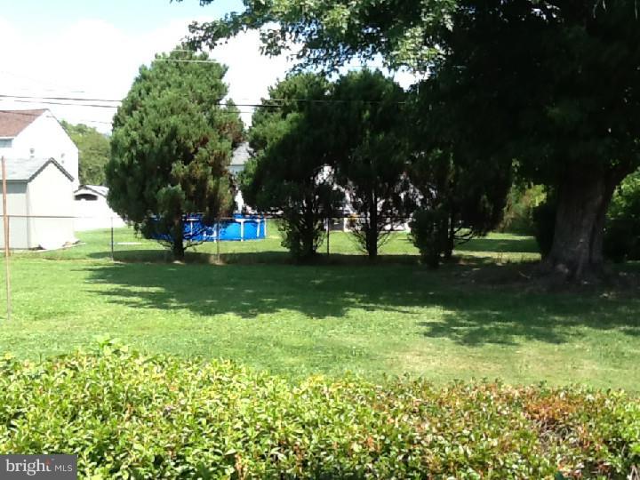 979 Coronet Road Warminster, PA 18974 - Photo 13 of 14 Back Yard