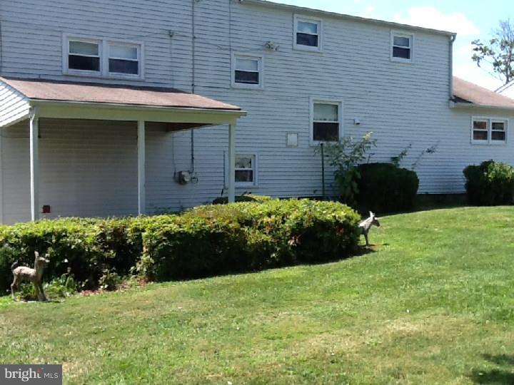 979 Coronet Road Warminster, PA 18974 - Photo 14 of 14 Exterior Back