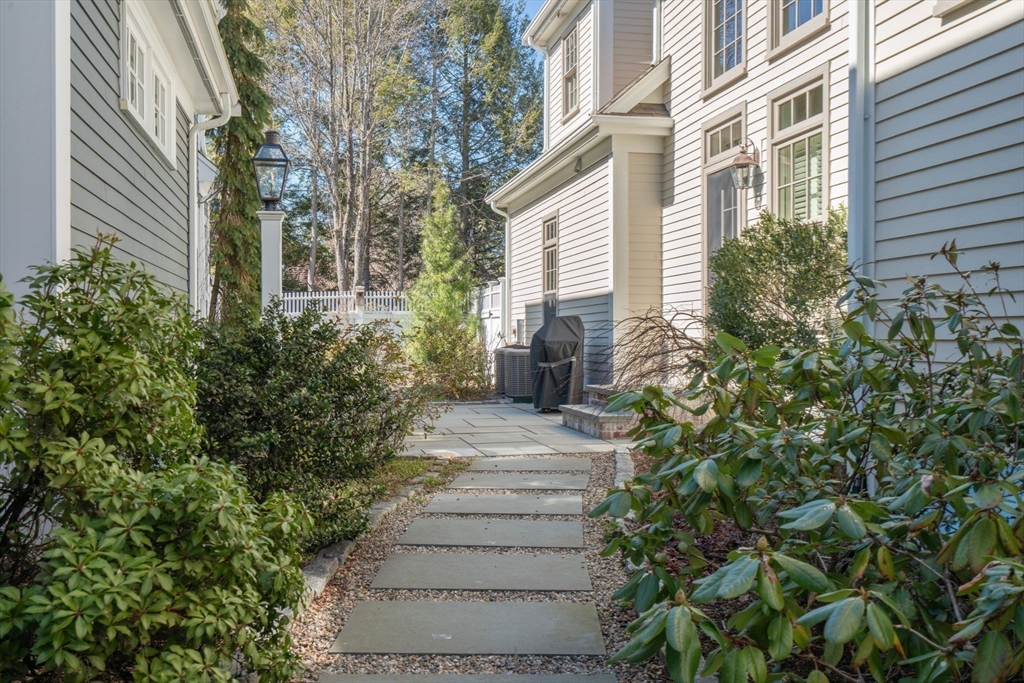 4 Maple Street, Unit 4 Medfield, MA 02052 - Photo 27 of 35