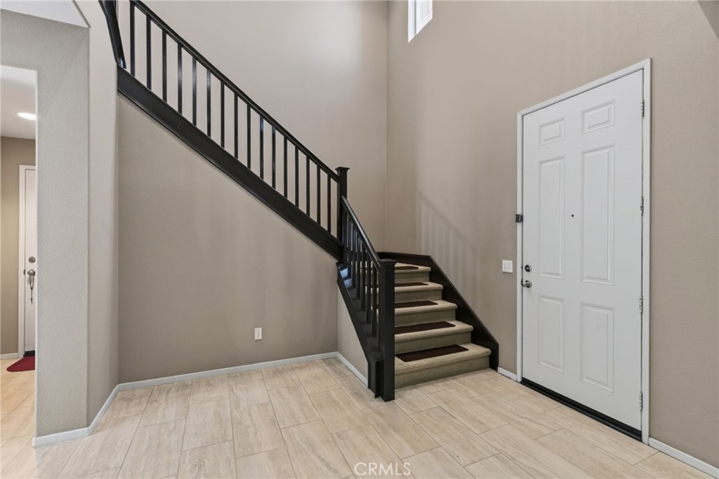 16796 Golden Bluff Loop Riverside, CA 92503 - Photo 6 of 47 Gallery Image 6
