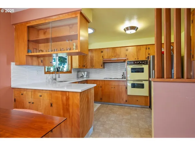 $589,000 | 3247 Northeast 135th Avenue, Portland, OR 97230