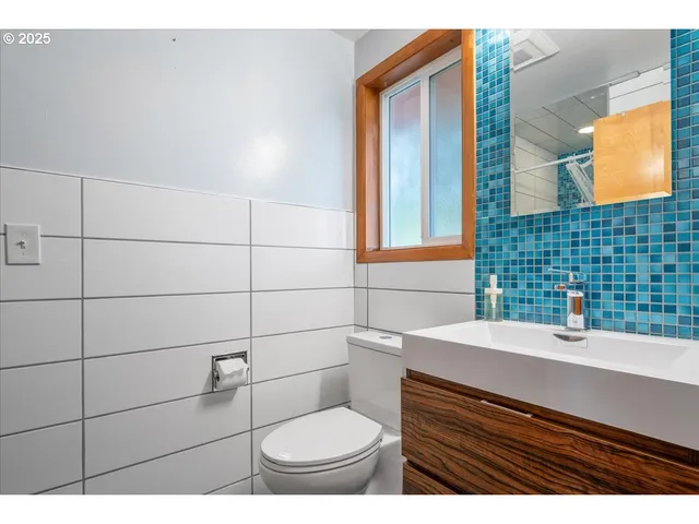 $589,000 | 3247 Northeast 135th Avenue, Portland, OR 97230