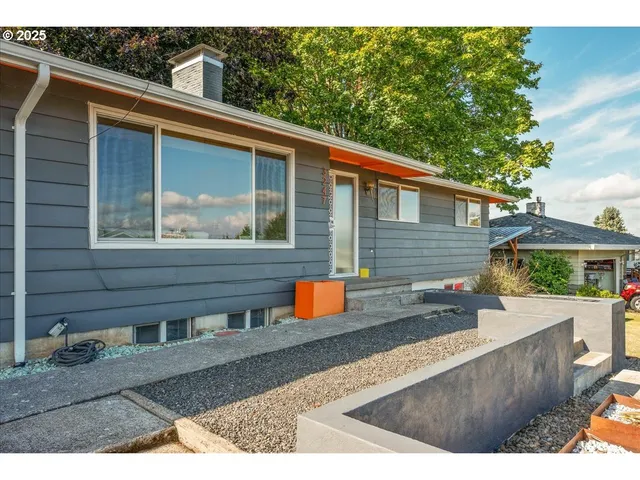 $589,000 | 3247 Northeast 135th Avenue, Portland, OR 97230