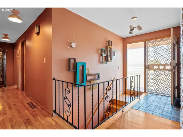 $589,000 | 3247 Northeast 135th Avenue, Portland, OR 97230