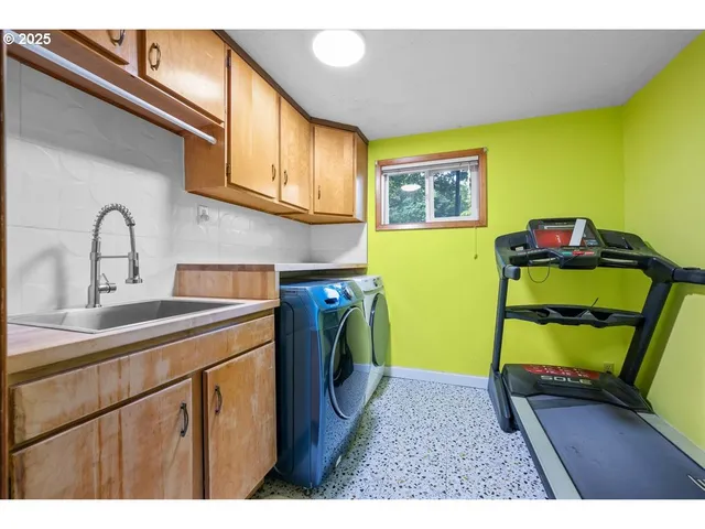 $589,000 | 3247 Northeast 135th Avenue, Portland, OR 97230