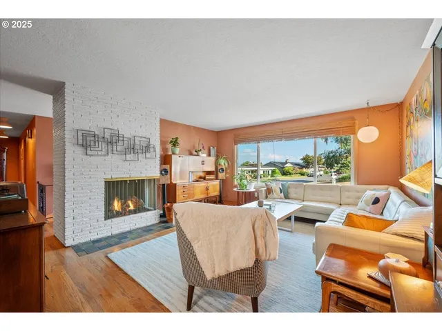 $589,000 | 3247 Northeast 135th Avenue, Portland, OR 97230