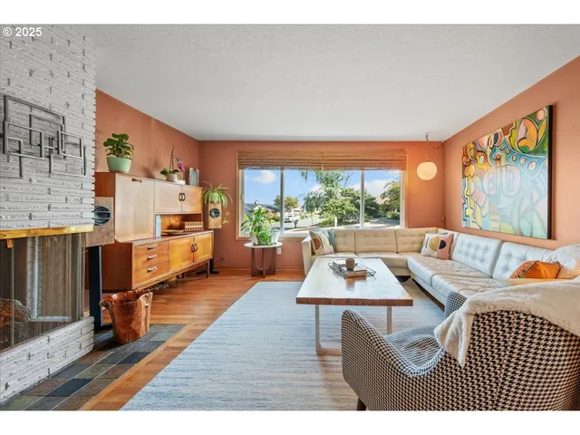 $589,000 | 3247 Northeast 135th Avenue, Portland, OR 97230