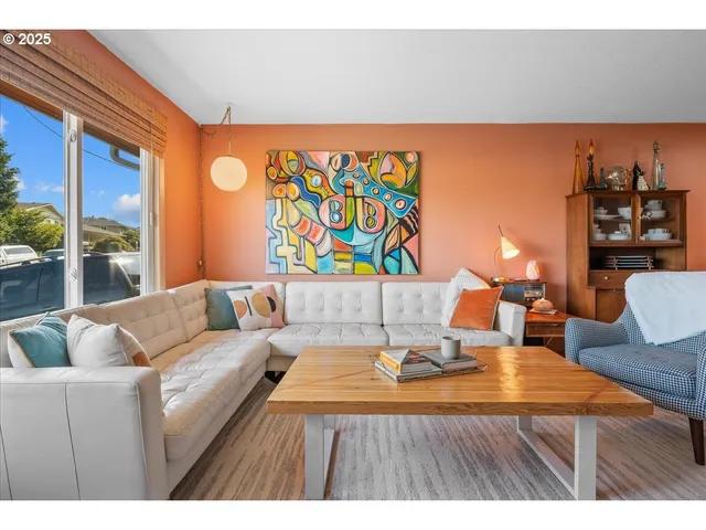 $589,000 | 3247 Northeast 135th Avenue, Portland, OR 97230