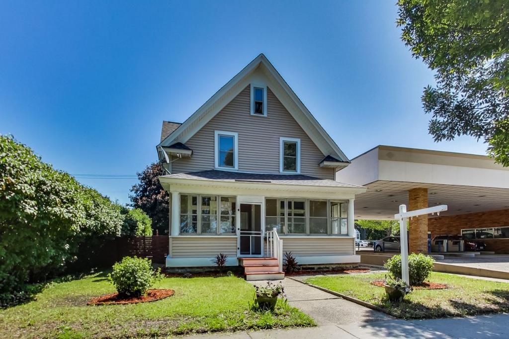 1038 Rice Street St. Paul, MN 55117 - Photo 1 of 1 Gallery Image 1